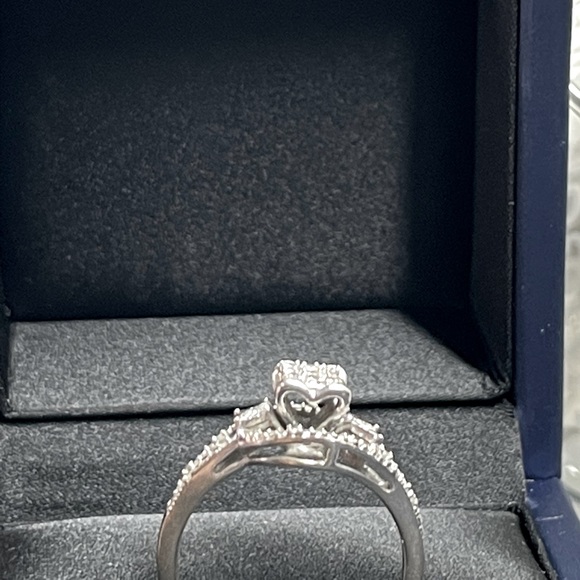 Diamond Engagement Ring - Picture 6 of 11
